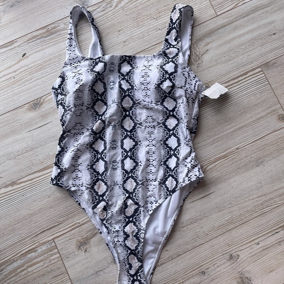 Swimsuit - Picture 1 of 4